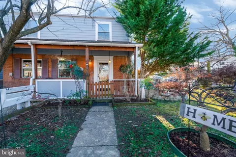 2211 Huntington Ave, Alexandria, VA 22303