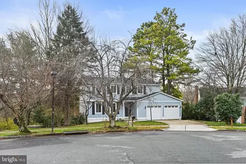 12961 Pinecrest View Ct, Oak Hill, VA 20171