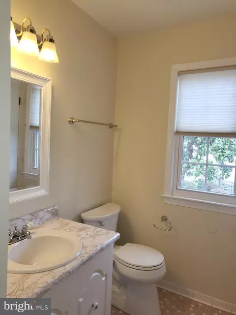 2112 Docket Ln, Vienna, VA 22181 photo 12