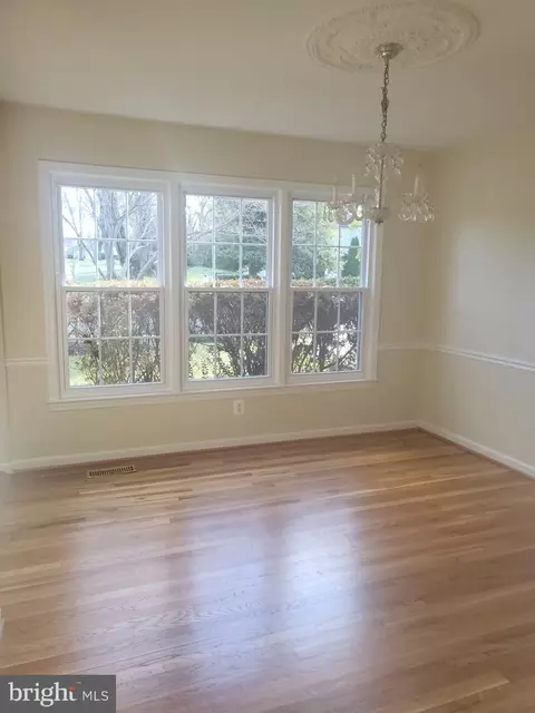 2112 Docket Ln, Vienna, VA 22181 photo 6