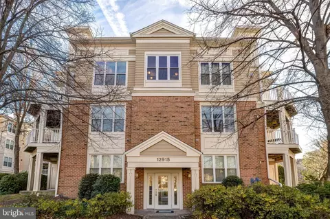 12915 Alton Sq #203, Herndon, VA 20170