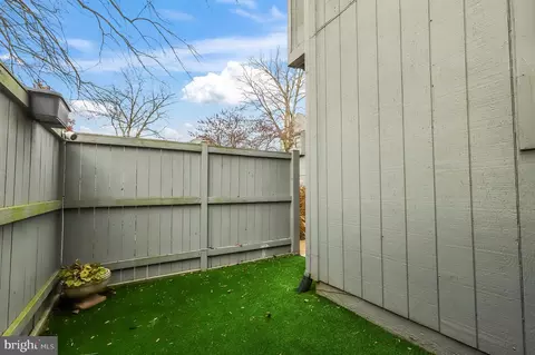 11120 Glade Dr, Reston, VA 20191 photo 37