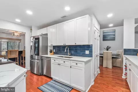 11120 Glade Dr, Reston, VA 20191 photo 7