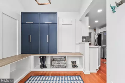 11120 Glade Dr, Reston, VA 20191 photo 4