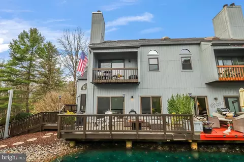 11120 Glade Dr, Reston, VA 20191 photo 3