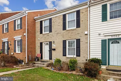 8064 Powderbrook Ln, Springfield, VA 22153 photo 2