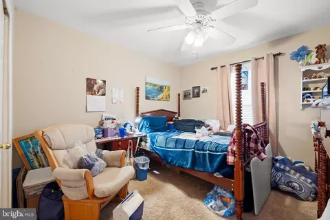 8064 Powderbrook Ln, Springfield, VA 22153 photo 17