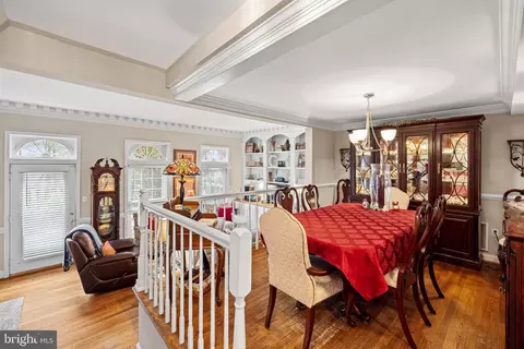 8064 Powderbrook Ln, Springfield, VA 22153 photo 7