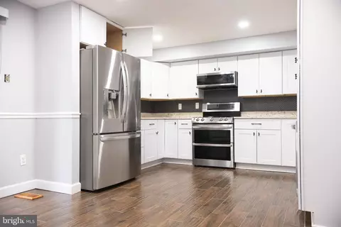 Kitchen - 8069 Donegal Ln, Springfield, VA 22153 photo 5 of 7