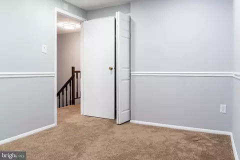 Entry Way - 8069 Donegal Ln, Springfield, VA 22153 photo 12 of 13