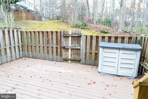 Exterior - 8069 Donegal Ln, Springfield, VA 22153 photo 10 of 16