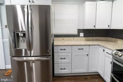 Kitchen - 8069 Donegal Ln, Springfield, VA 22153 photo 4 of 7