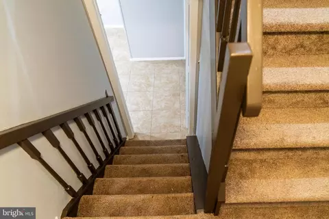 Entry Way - 8069 Donegal Ln, Springfield, VA 22153 photo 4 of 13