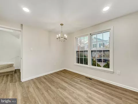 8002 Carbondale Way, Springfield, VA 22153 photo 4