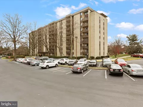 6001 Arlington Blvd #819, Falls Church, VA 22044