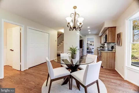 Dining - 1958 Weybridge Ln, Reston, VA 20191 photo 4 of 6