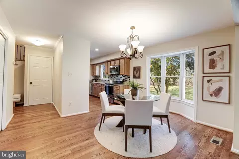 Dining - 1958 Weybridge Ln, Reston, VA 20191 photo 5 of 6