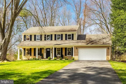 1958 Weybridge Ln, Reston, VA 20191