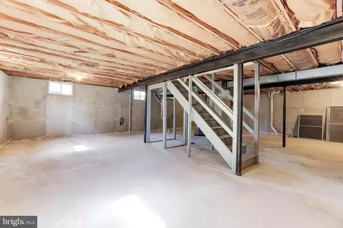 Exterior - 1958 Weybridge Ln, Reston, VA 20191 photo 5 of 11
