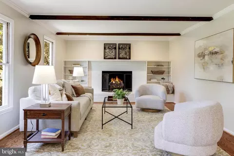 Living - 1958 Weybridge Ln, Reston, VA 20191 photo 5 of 5