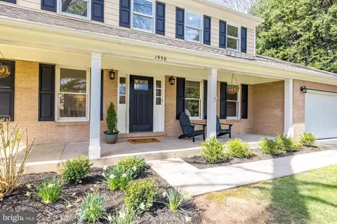 Exterior - 1958 Weybridge Ln, Reston, VA 20191 photo 4 of 11