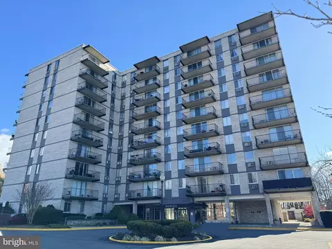 3245 Rio Dr #914, Falls Church, VA 22041
