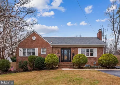 3110 Valley Ln, Falls Church, VA 22044