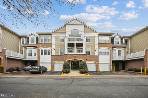 7871 Rolling Woods Ct #302, Springfield, VA 22152