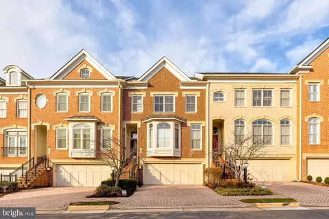 1554 Red Twig Ln, Mclean, VA 22101