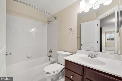 1554 Red Twig Ln, Mclean, VA 22101 photo 35