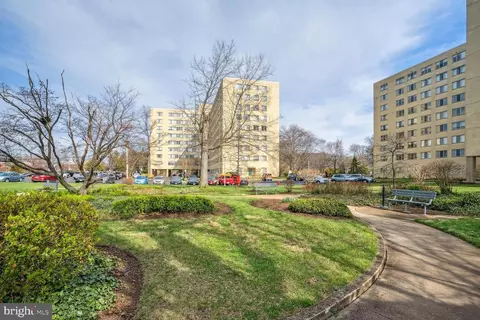 6621 Wakefield Dr #719, Alexandria, VA 22307