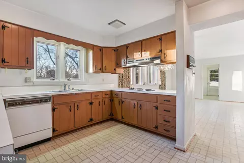 1002 Abbey Way, Mclean, VA 22101 photo 13
