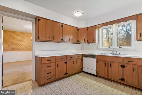 1002 Abbey Way, Mclean, VA 22101 photo 12
