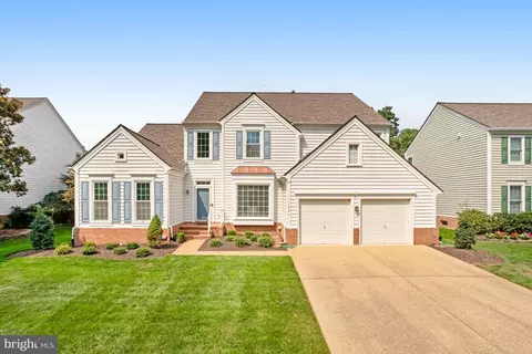 1926 Woodford Rd, Vienna, VA 22182