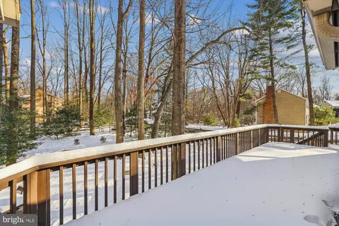 2025 Peppermint Ct, Reston, VA 20191 photo 9
