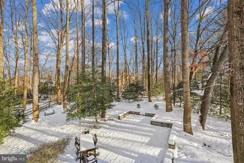 2025 Peppermint Ct, Reston, VA 20191 photo 6
