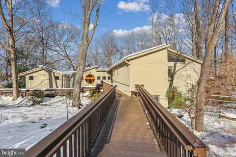 2025 Peppermint Ct, Reston, VA 20191 photo 10