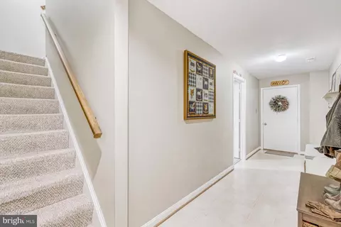 8709 Middleford Dr, Springfield, VA 22153 photo 30