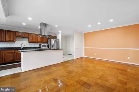 7087 Spring Garden Dr #202, Springfield, VA 22150 photo 10