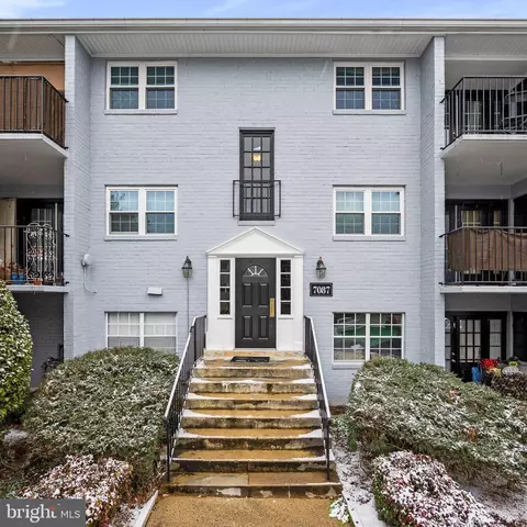 7087 Spring Garden Dr #202, Springfield, VA 22150
