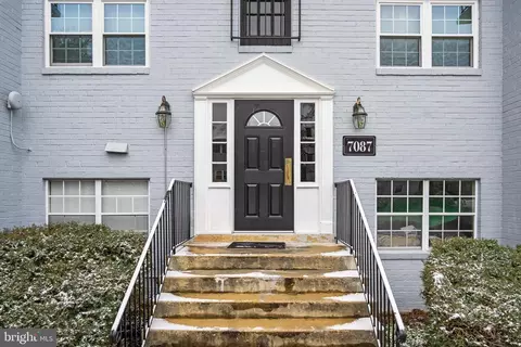 7087 Spring Garden Dr #202, Springfield, VA 22150 photo 2
