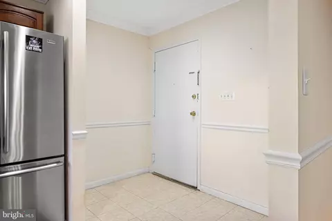 7087 Spring Garden Dr #202, Springfield, VA 22150 photo 8