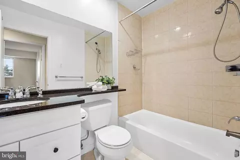7087 Spring Garden Dr #202, Springfield, VA 22150 photo 18