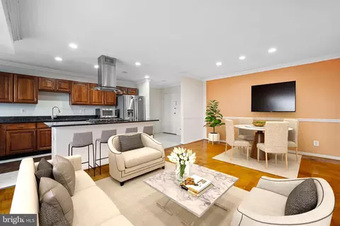 7087 Spring Garden Dr #202, Springfield, VA 22150 photo 11