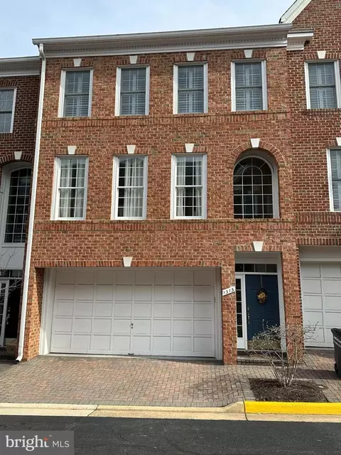 1313 Mclean Crest Ct, Mclean, VA 22101