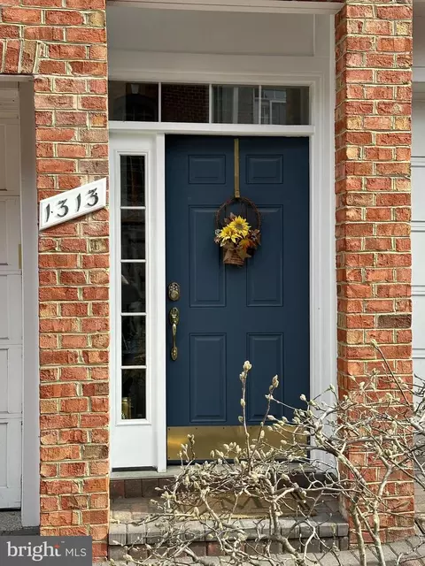 1313 Mclean Crest Ct, Mclean, VA 22101 photo 2
