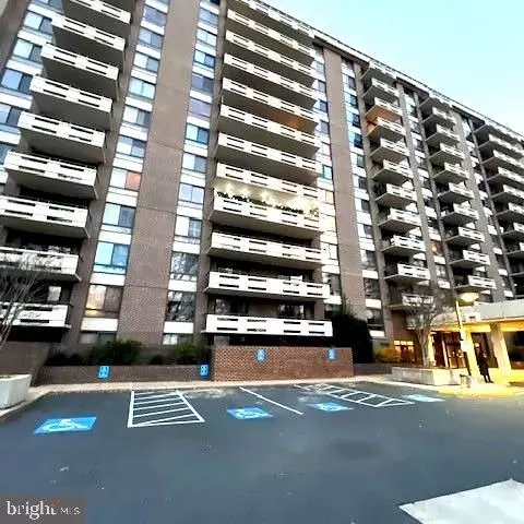 1808 Old Meadow Rd #711, Mclean, VA 22102