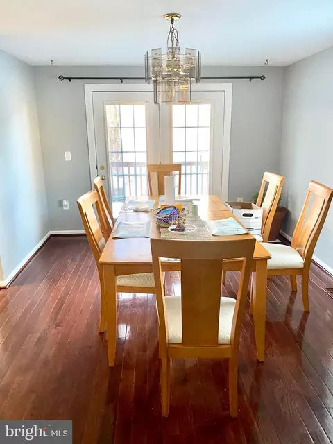 6060 Heathwick Ct, Burke, VA 22015 photo 5