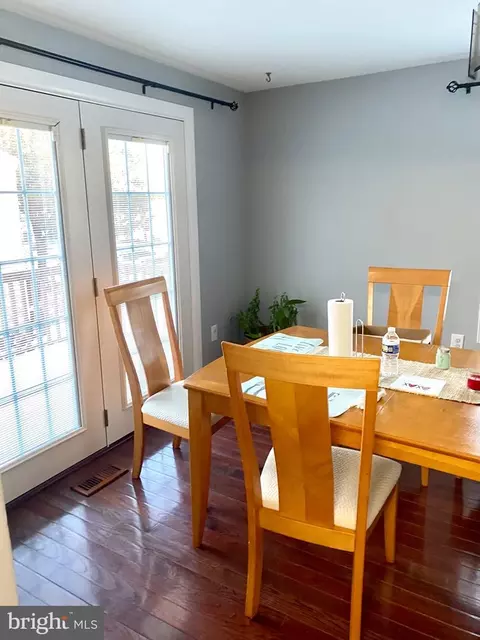 6060 Heathwick Ct, Burke, VA 22015 photo 4