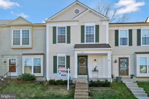 7236 Stover Ct, Alexandria, VA 22306